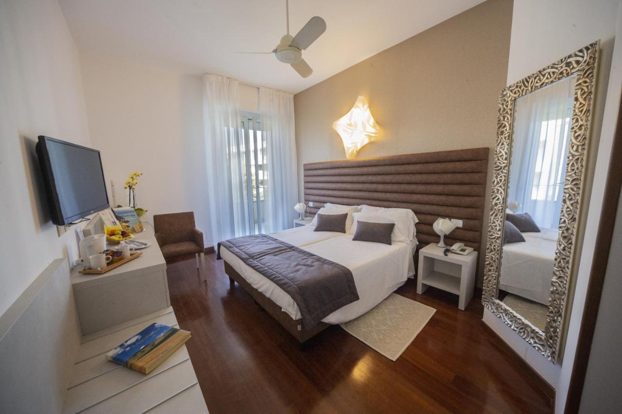 Hotel Alexander กาบิชเชมาเร ภายนอก รูปภาพ