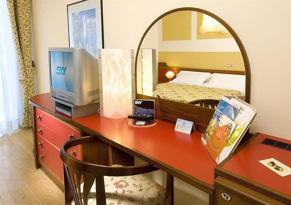 Hotel Alexander กาบิชเชมาเร ภายนอก รูปภาพ