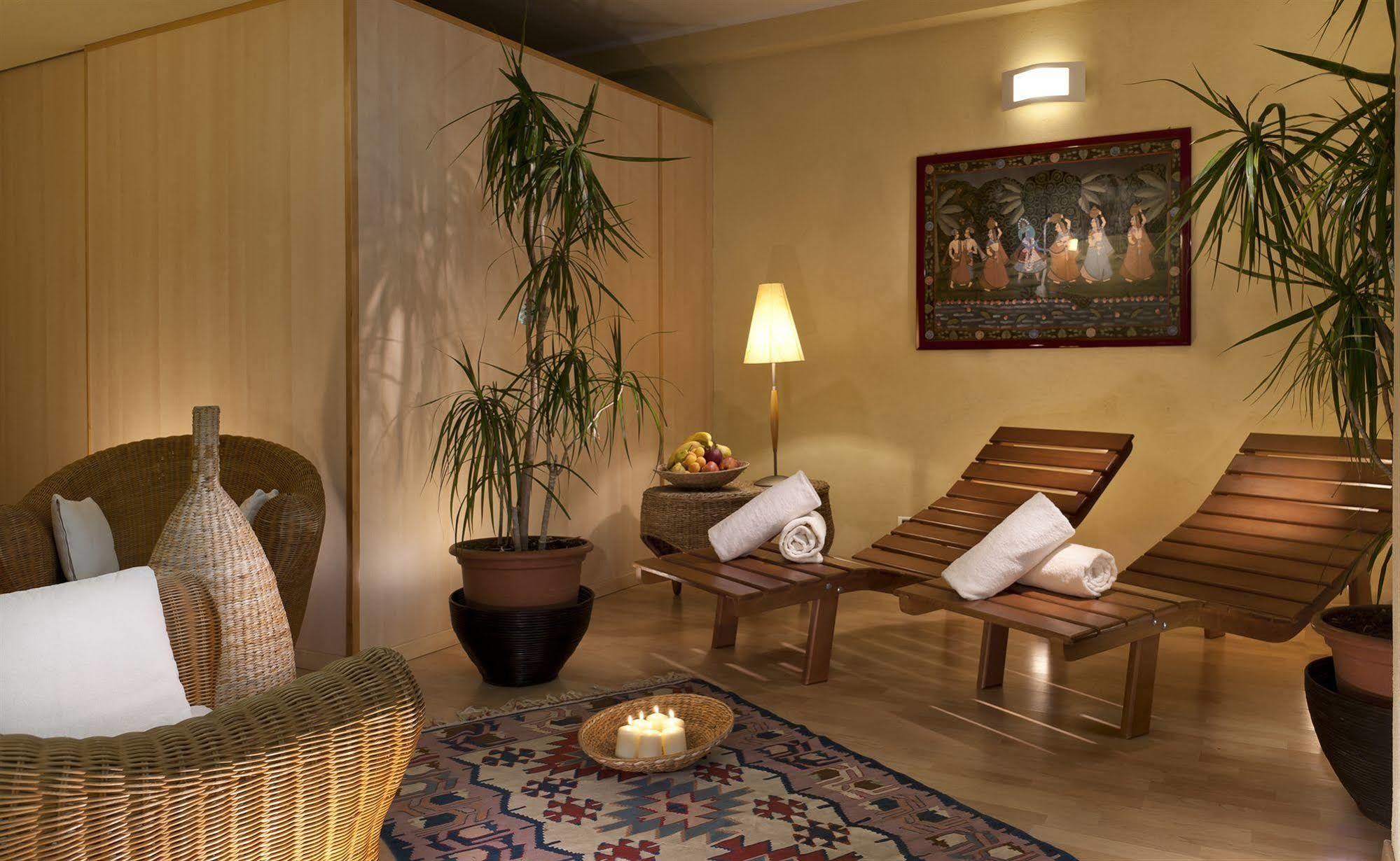 Hotel Alexander กาบิชเชมาเร ภายนอก รูปภาพ